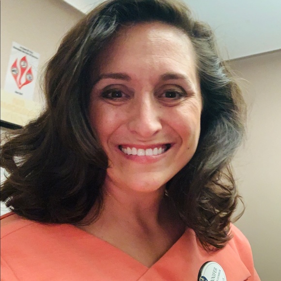 Meet your Posher, Jennifer - Picture 1 of 1